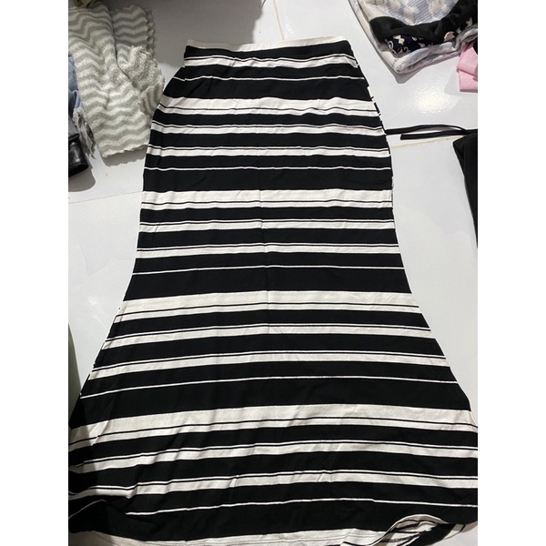 Thanh lí chân váy