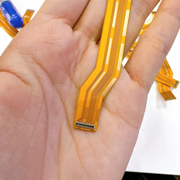 Cáp nối main sạc Realme C25 hàng như hình.