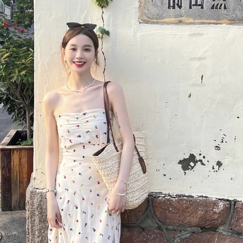 (Sẵn hoả tốc) Đầm maxi kem ống cúp ngực hoa nhí