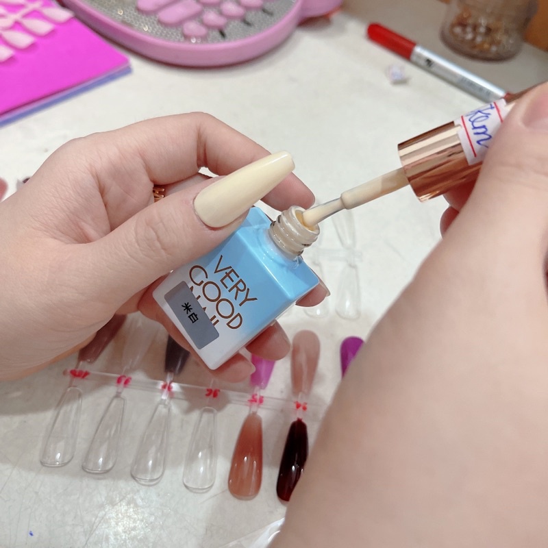 Sơn gel màu Trắng KEM Very good nail chai 15ml