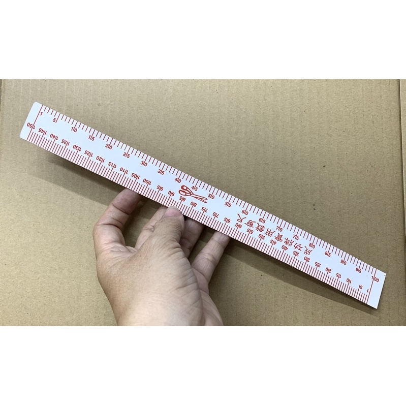 2 cái Thước giấy tỉ lệ cắt may.