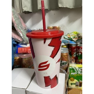 Ly nhựa đổi màu Sting 950ml