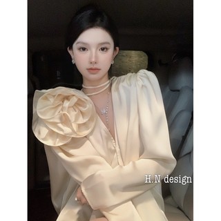 Áo phi kem đính hoa vai cột dây cổ