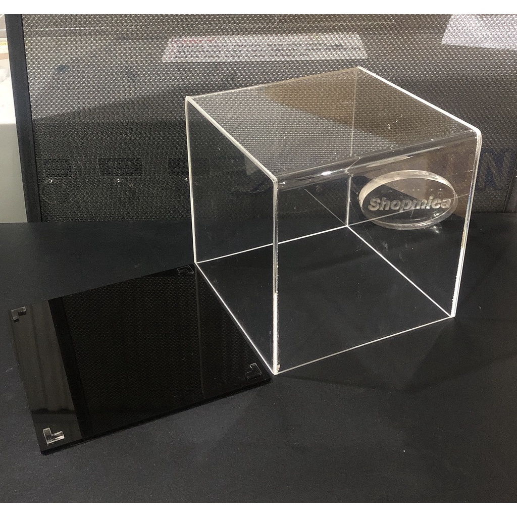 Hộp mica chống bụi trưng bày mô hình