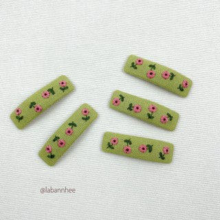 Kẹp tóc thêu tay, handmade by là bạn nhé, size 6cm