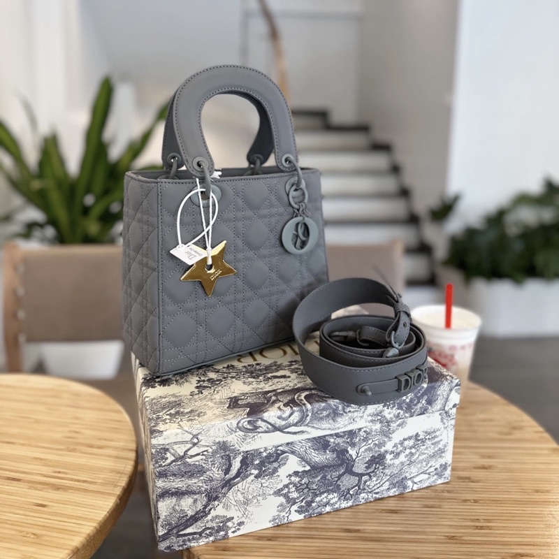 Túi Dio 5 múi kèm charm sao fullbox size 23cm