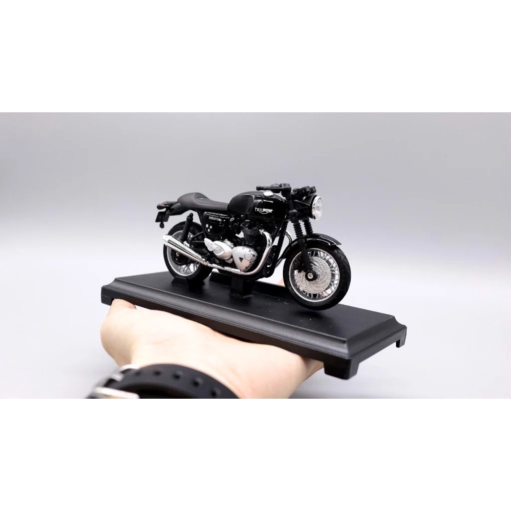 Mô hình xe các mẫu Triump tỉ lệ 1:18 có chi tiết kim loại