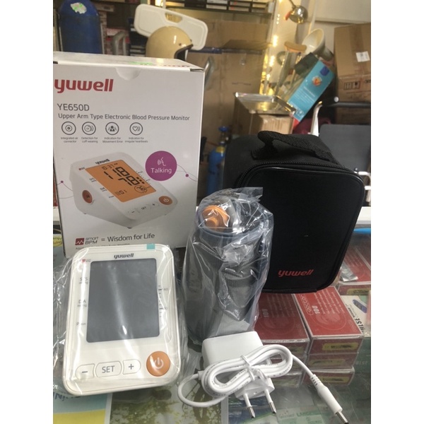 MÁY ĐO HUYẾT ÁP BẮP TAY CÓ GIỌNG NÓI TIẾNG VIỆT YUWELL YE650D