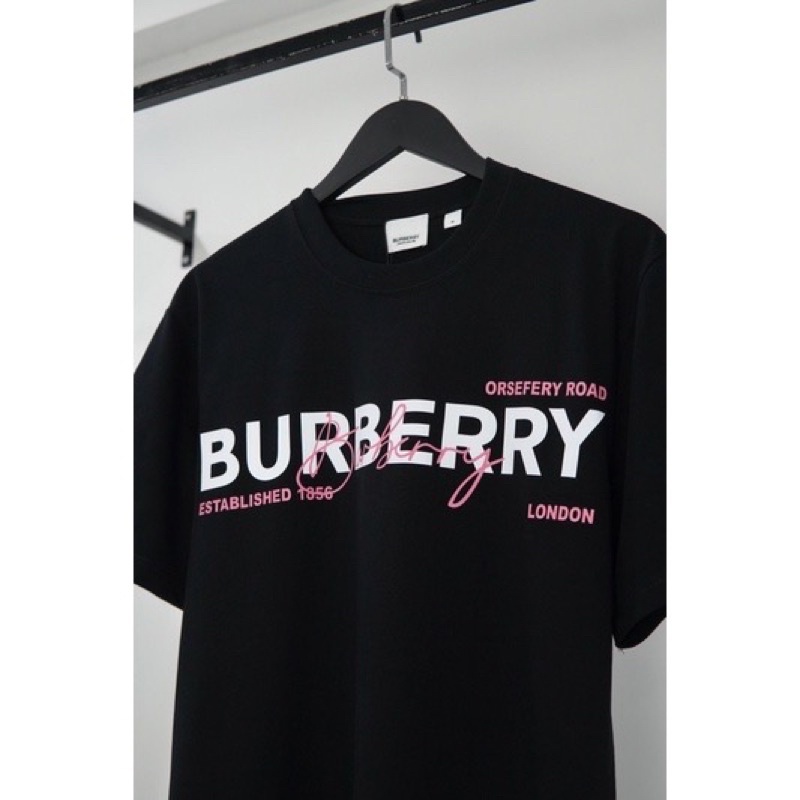 Áo Thun In Chữ Burberry Thiết Kế Đơn Giản Cá Tính Cho Cặp Đôi