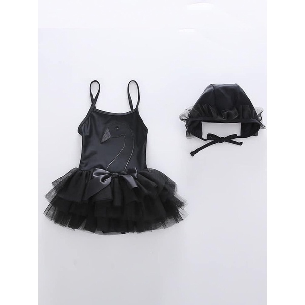 set đồ bơi kèm mũ màu đen bé gái rất đẹp, hoạ tiết thiên nga chống UV cực tốt Cao Cấp