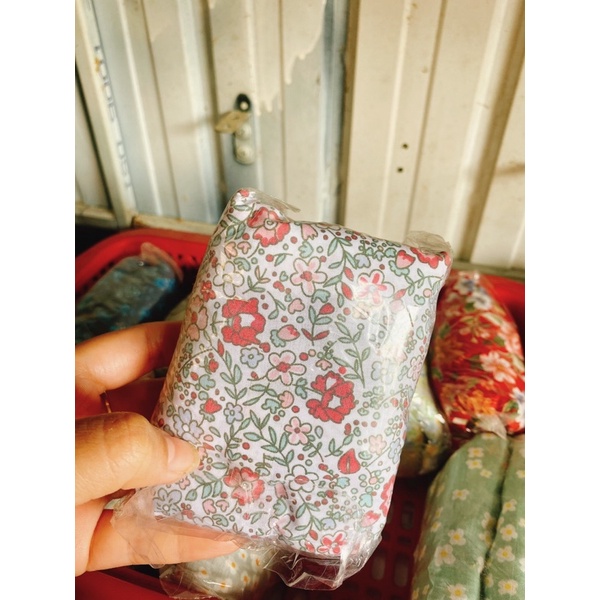 ÁO TRÙM SINH LỒNG CHIM CHÀO MÀO