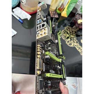 Main gigabyte g1 sniper-b5 + fe socket 1150