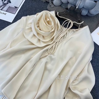 Áo phi kem đính hoa vai cột dây cổ