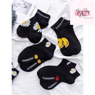 Set 10 Đôi Tất Hoa Cúc Hot Trend ( Đen và Trắng )