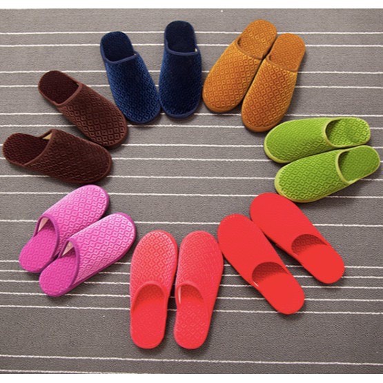 ( Rẻ Vô Địch ) Set 4 Đôi Dép Đi Trong Nhà Nam Nữ , Mềm Mượt , Êm Chân Cho Cả Người Lớn Và Trẻ Em
