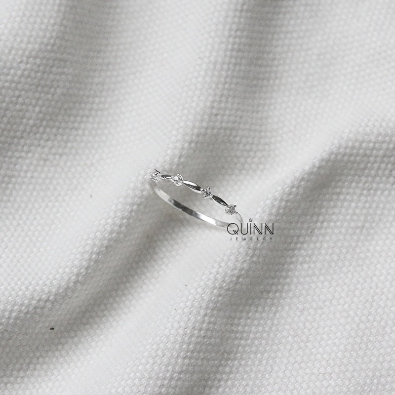 Nhẫn bạc nữ đính đá mảnh, Nhẫn 4 viên đá cách đoạn Quinn Jewelry