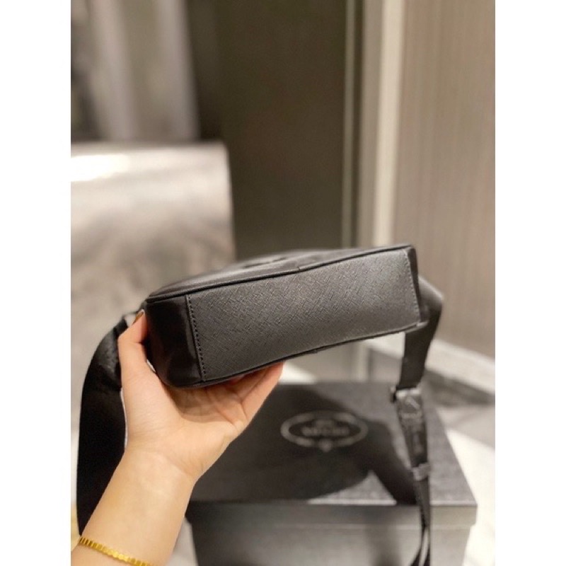 Túi đeo chéo PRADA cái cấp có sẵn Full box
