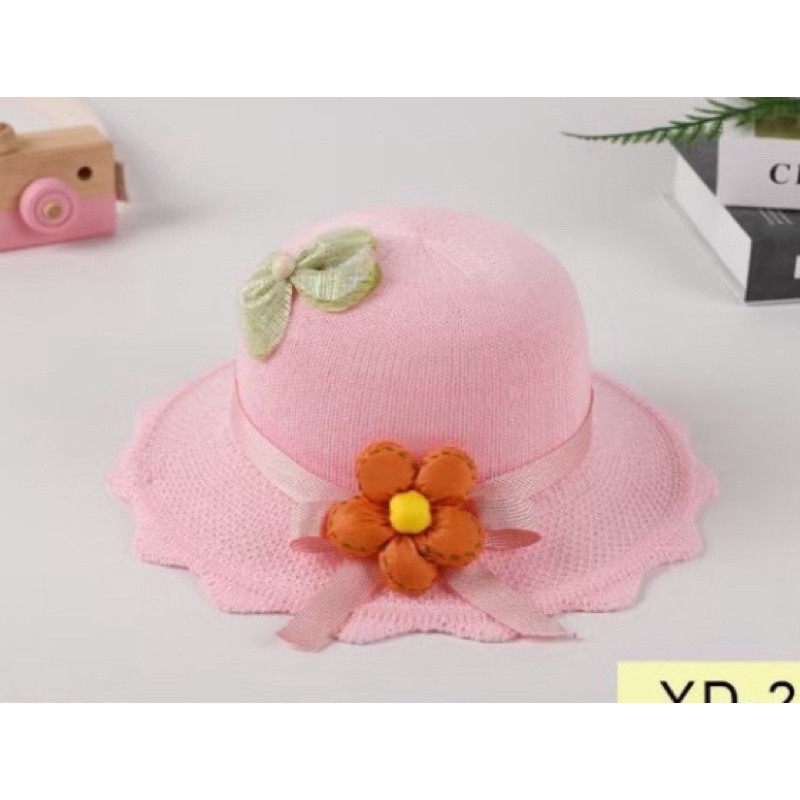Mũ len dệt kim hình bông hoa cho bé gái