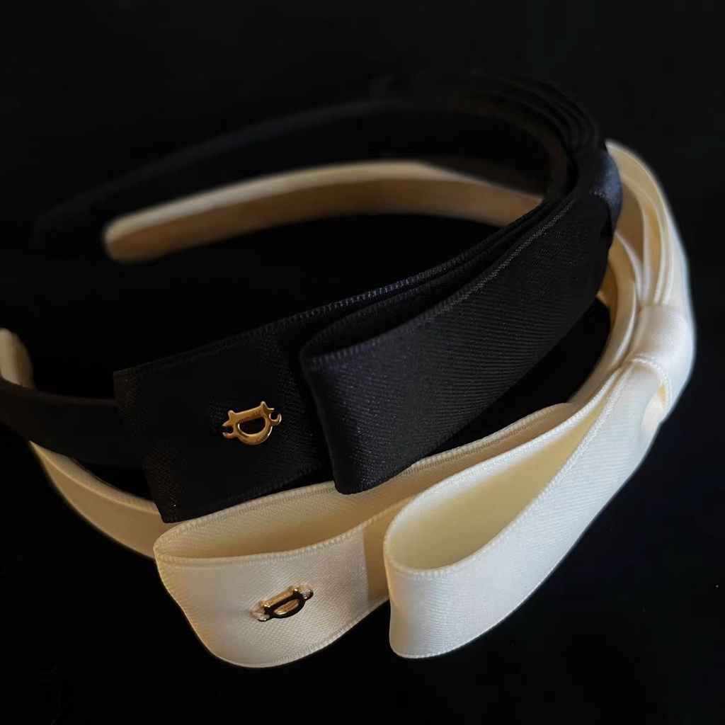 Cài tóc hình nơ dễ thương viền chữ D sang trọng