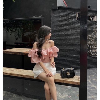 Set áo hồng bẹt vai bèo + short trắng