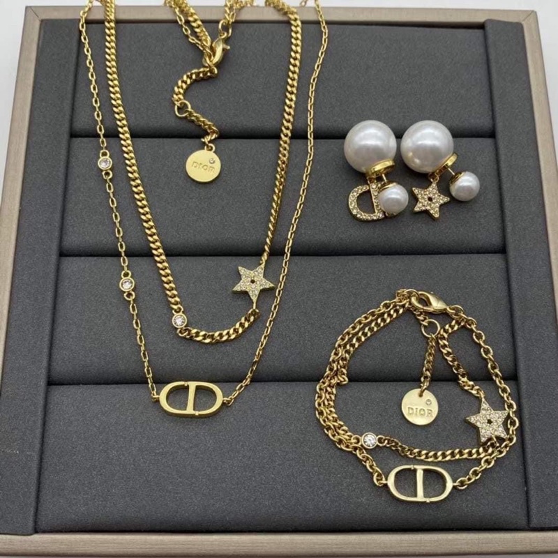 Lắc tay Di.or sang chảnh