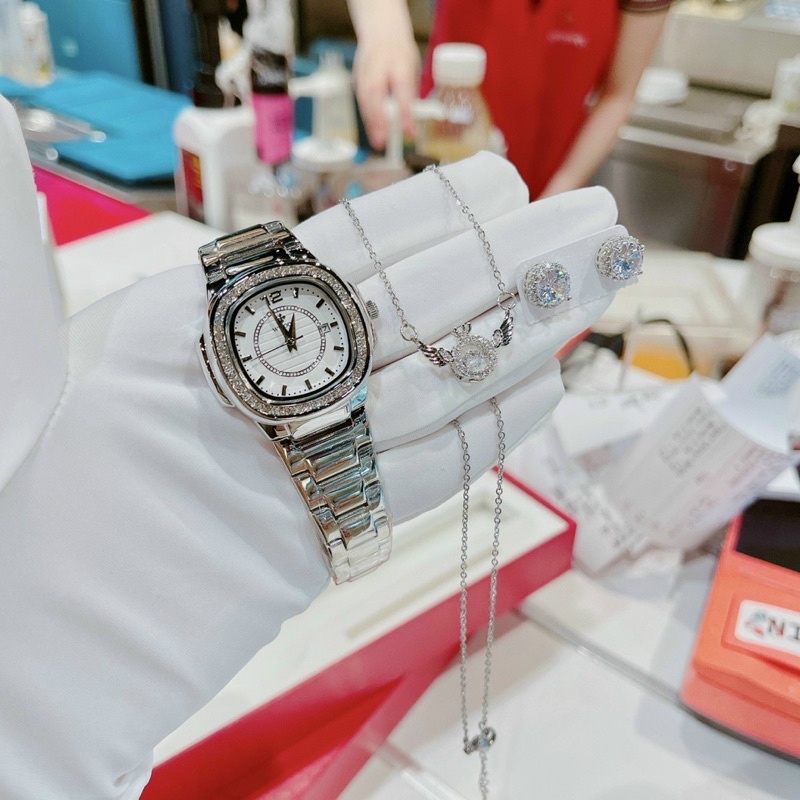 đồng hồ nữ wwoor dây kim loại viền thép