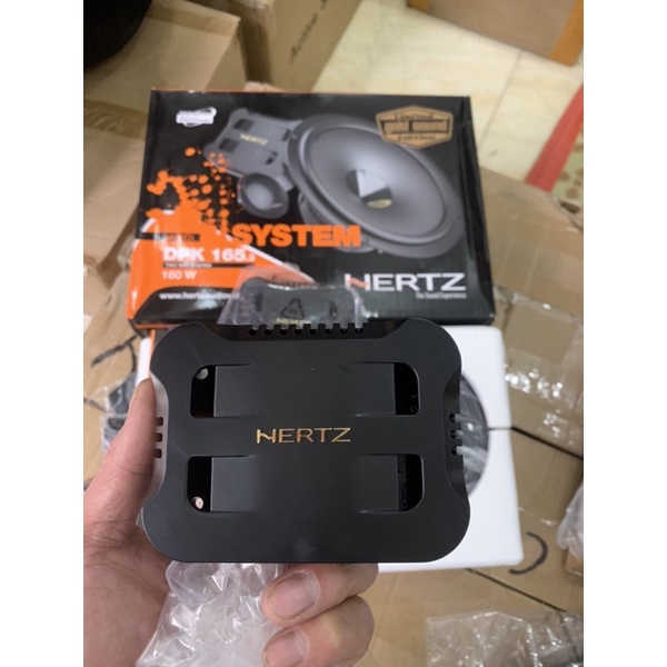 Loa cánh cửa ô tô HERTZ