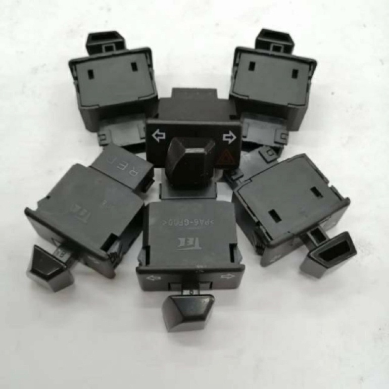 Công Tắc Hazard xi nhan 4 bóng tích hợp sẵn gắn xe máy Hàng Cao Cấp