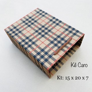 Combo 50c túi giấy đựng quà tặng size 15 x 20 x 7cm.