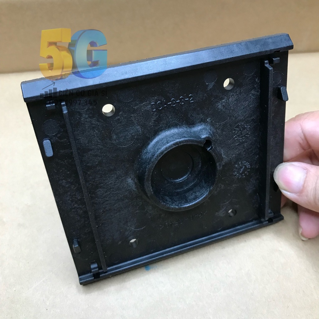 Mặt Đế Nhựa Vuông Máy Chà Nhám Rung DCA ASB100 150w Hàng Xuất Kho Theo Máy