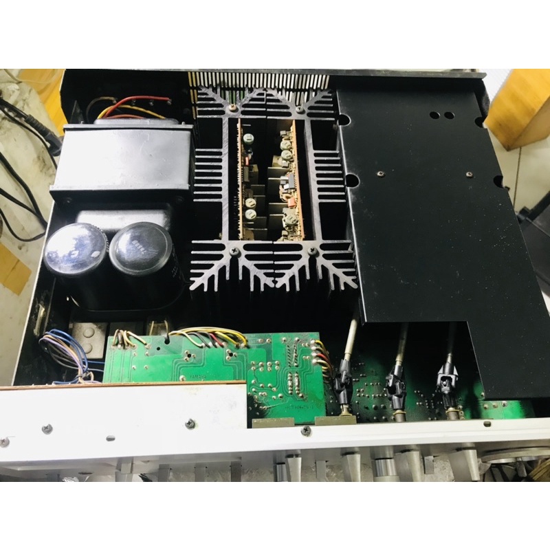 Amply Yamaha CA-2000 công xuất 300w máy chạy 8 sò sắt Made in Japan