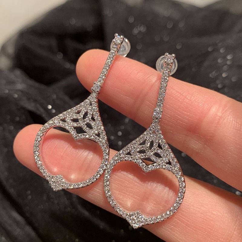 A * P. Khuyên Tai Bạc Mini Không Đối Xứng Phong Cách Gothic Thời Trang Cho Nữ