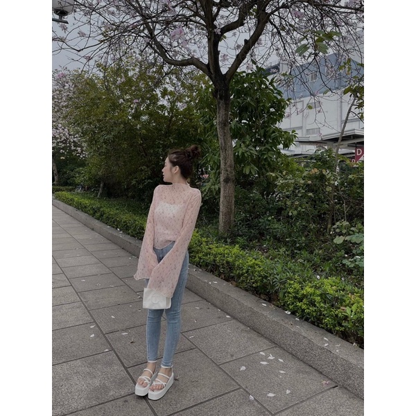 Áo Nhún Xếp Li Hoa Nhí Tay Loe Xẻ Phong Cách Siêu Xinh