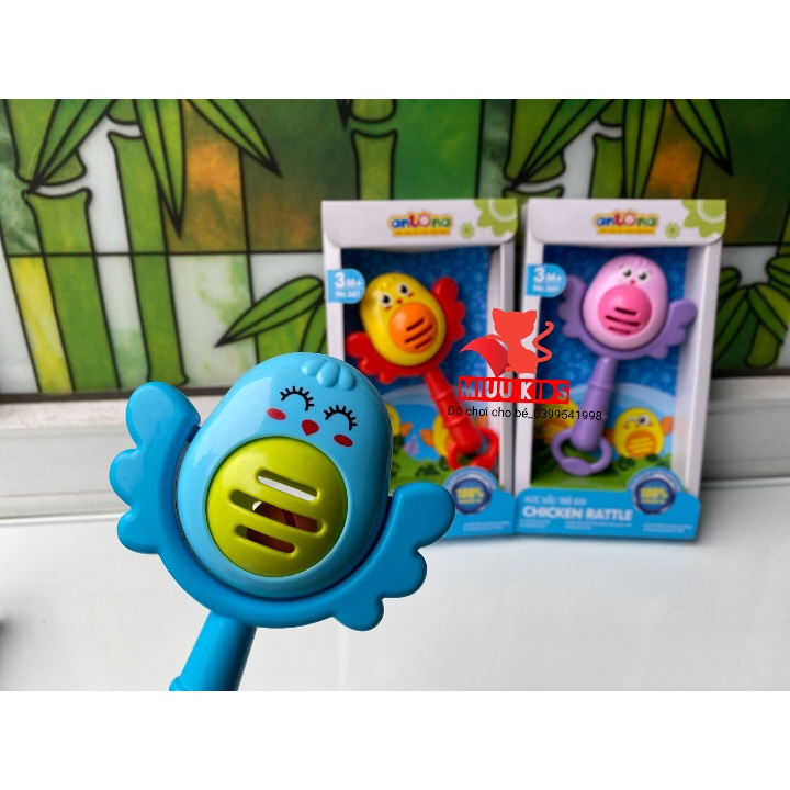 Xúc Xắc Chú Gà Dễ Thương  Bằng Nhựa Cao Cấp Chính Hãng Antona An Toàn Cho Bé