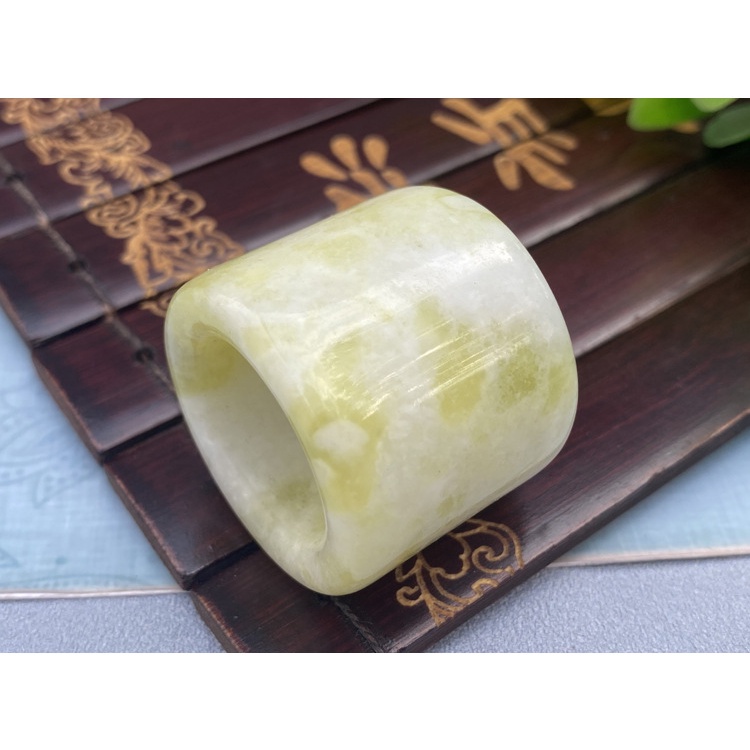 Nhẫn càn long, chất liệu đá tự nhiên, size 12, dùng để đeo ngón tay cái