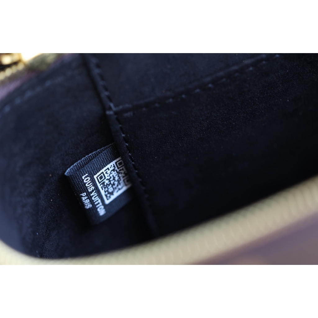 Túi  Vanity Hàng SP da thật tặng kèm lót fom Quai xách  2 Box carton nam châm kèm ảnh thật tự chụp