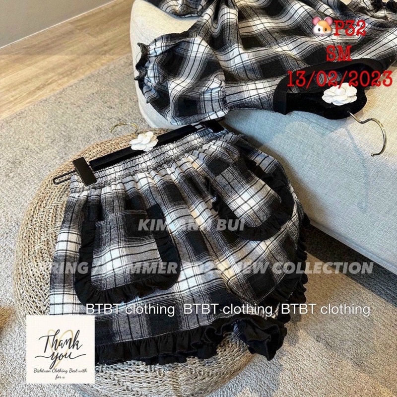 Set Bộ Caro Đen Tay Phồng Kèm Quần Short 2 Túi Viền Ren