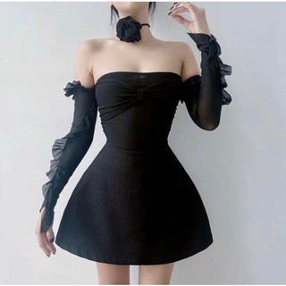 Đầm đen kèm hoa cổ - Chitchitstore