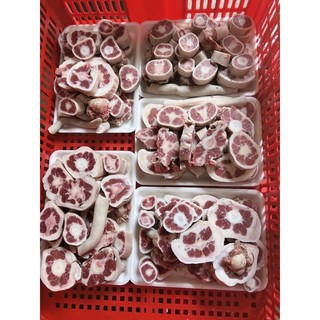 Đuôi bò có da cắt khúc 1 khay 500gr (giao hoả tốc HCM)