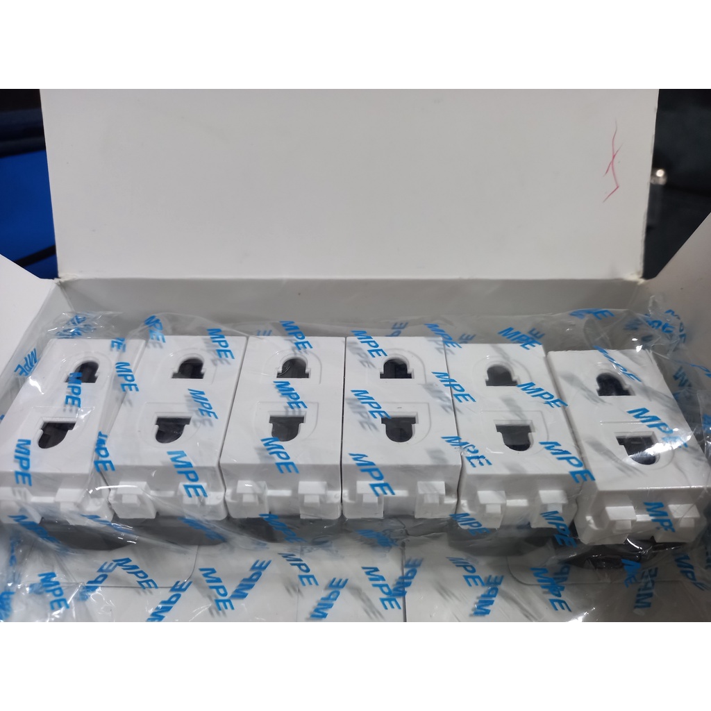 Ổ cắm đơn 2 chấu MPE A6US