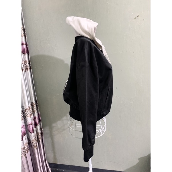 Áo khoác bomber dáng ngắn cá tính size S