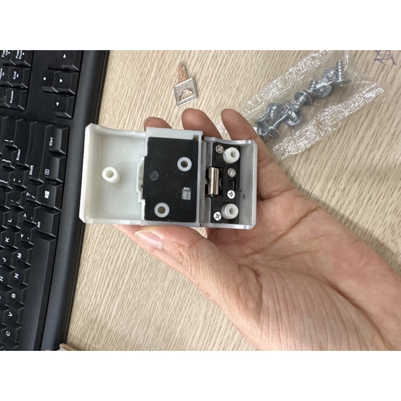 Khoá vali khung nhôm khoá sập