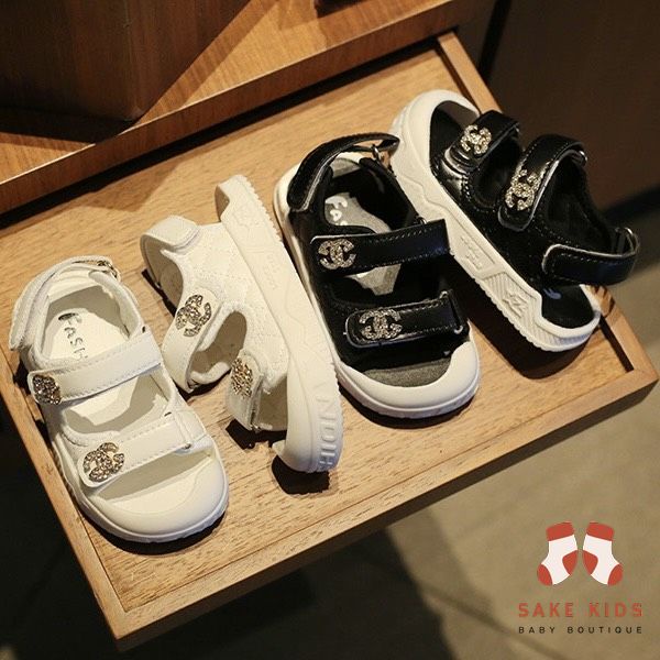 Sandal chống vấp bé gái, Dép tập đi quai dán phối khóa CC dễ thương đế chống trơn trượt cho bé từ 0-2 tuổi M210