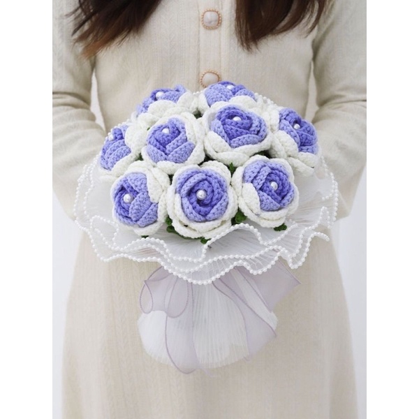 1 Bông hoa hồng mix màu bằng len handmade xinh xắn dùng làm quà tặng, trang trí