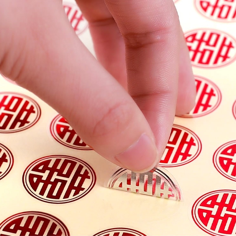 Decal hỷ vuông trang trí vật dụng ,trái cây ngày cưới có sẵn keo có thể dán ly , chén , đĩa ngày