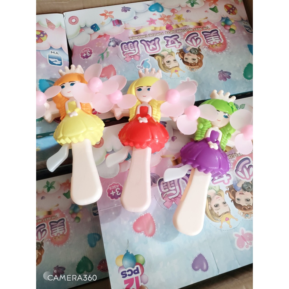 Quạt Cầm Tay Mini Công Chúa Tiện Dụng Hoạ Tiết Dễ Thương Cho Bé Monshop vpp