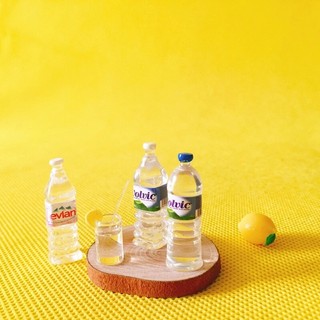 Charm chai nước suối