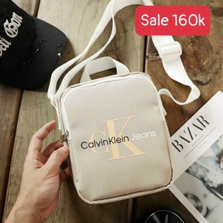 Sale túi đeo chéo thể thao