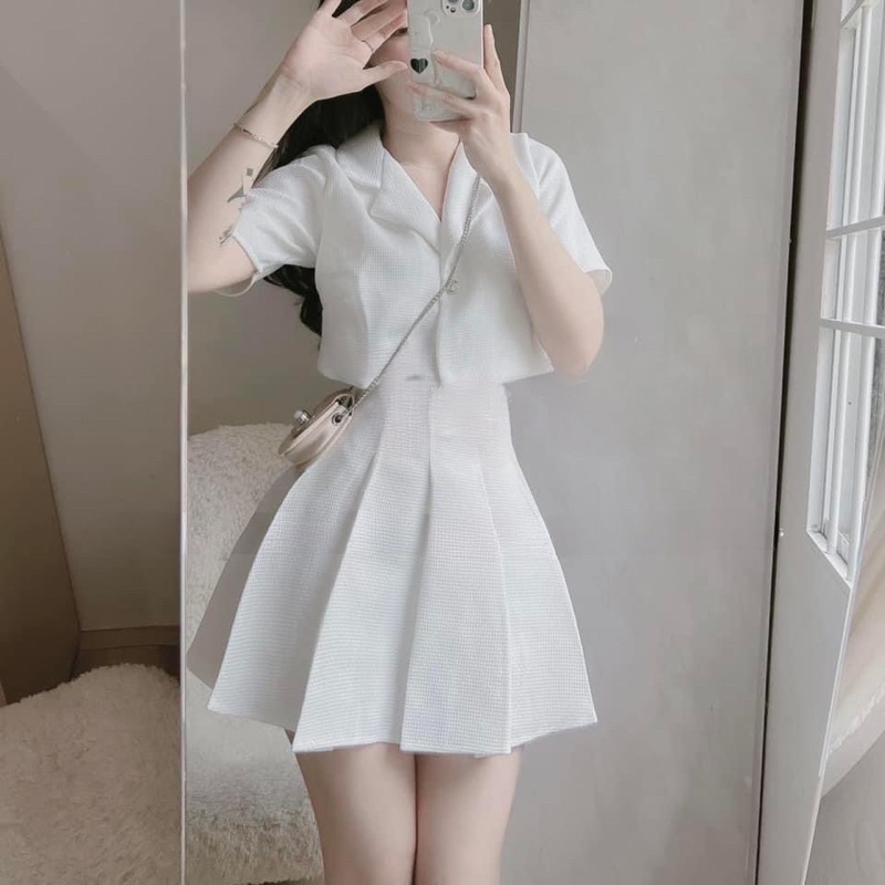 Sét áo cổ vest mix chân vây xếp li