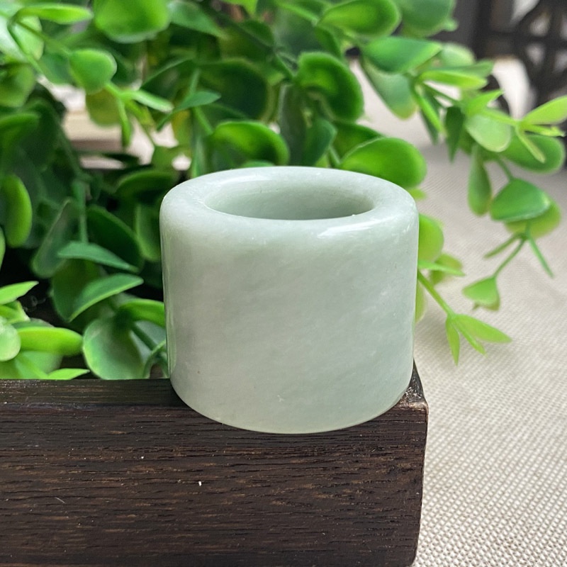 Nhẫn càn long, chất liệu đá tự nhiên, size 12, dùng để đeo ngón tay cái